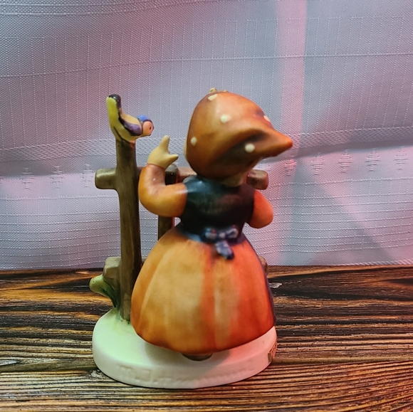Vintage Goebel Signs Of Spring Hummel Figurine - Picture 3 of 4